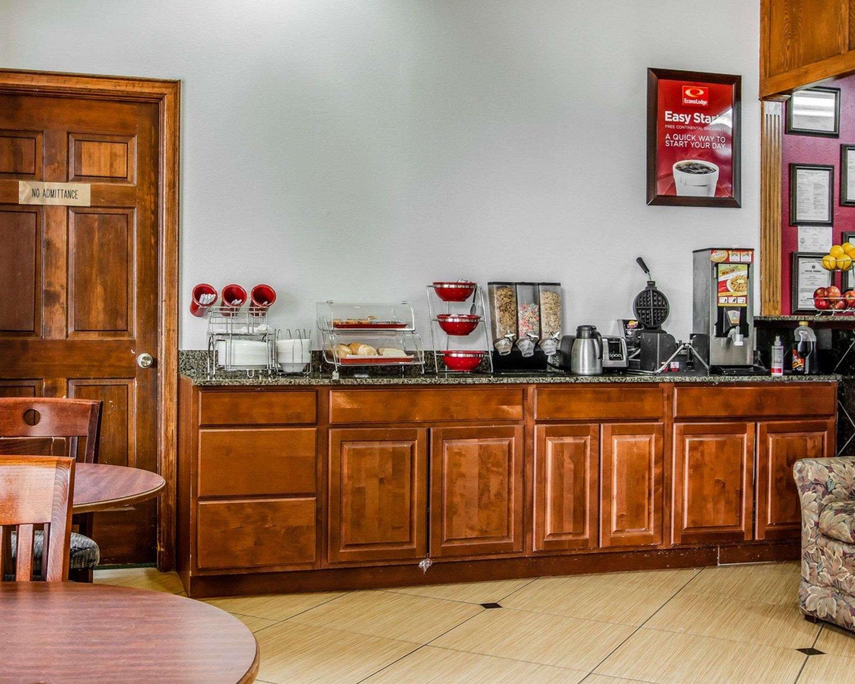 Econo Lodge Inn & Suites Enterprise Exteriér fotografie