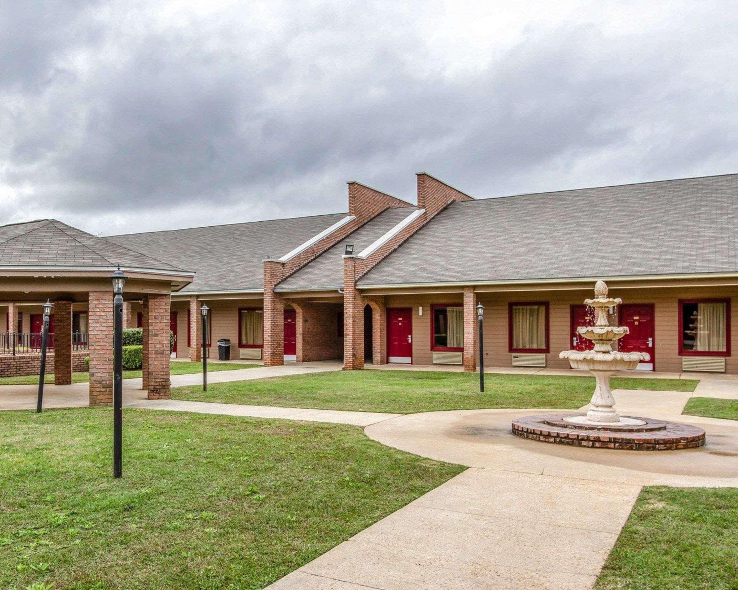 Econo Lodge Inn & Suites Enterprise Exteriér fotografie