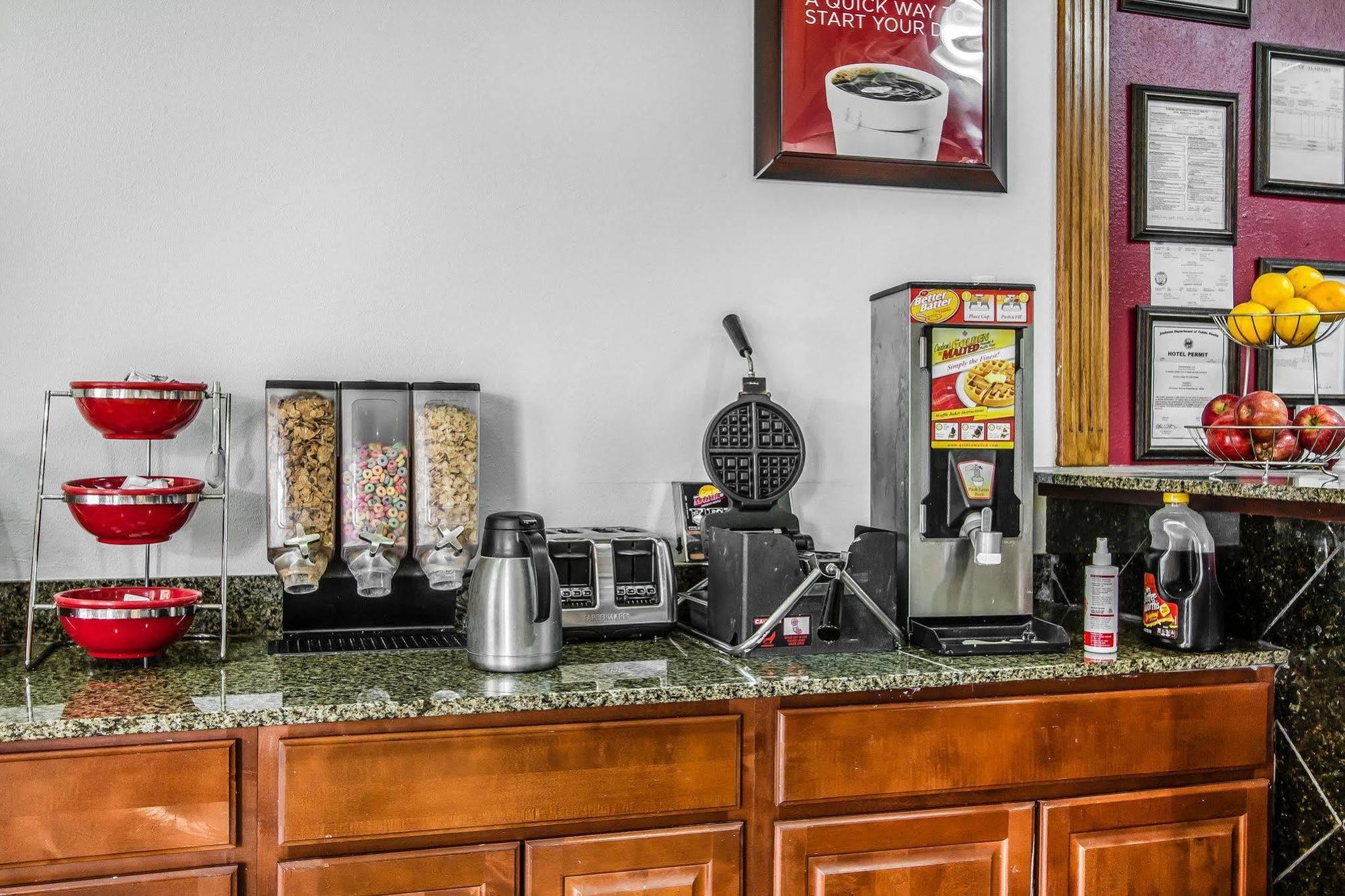 Econo Lodge Inn & Suites Enterprise Exteriér fotografie